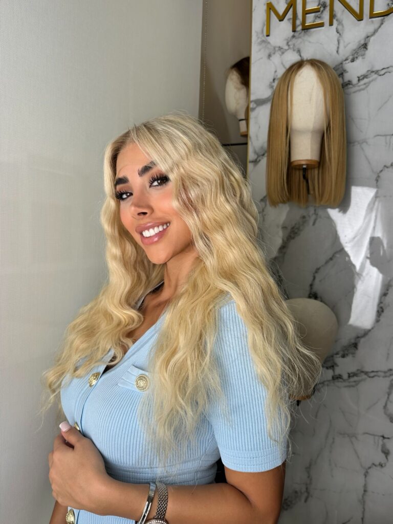 Read more about the article Cât durează o perucă de calitate și cum să prelungești durata ei de viață